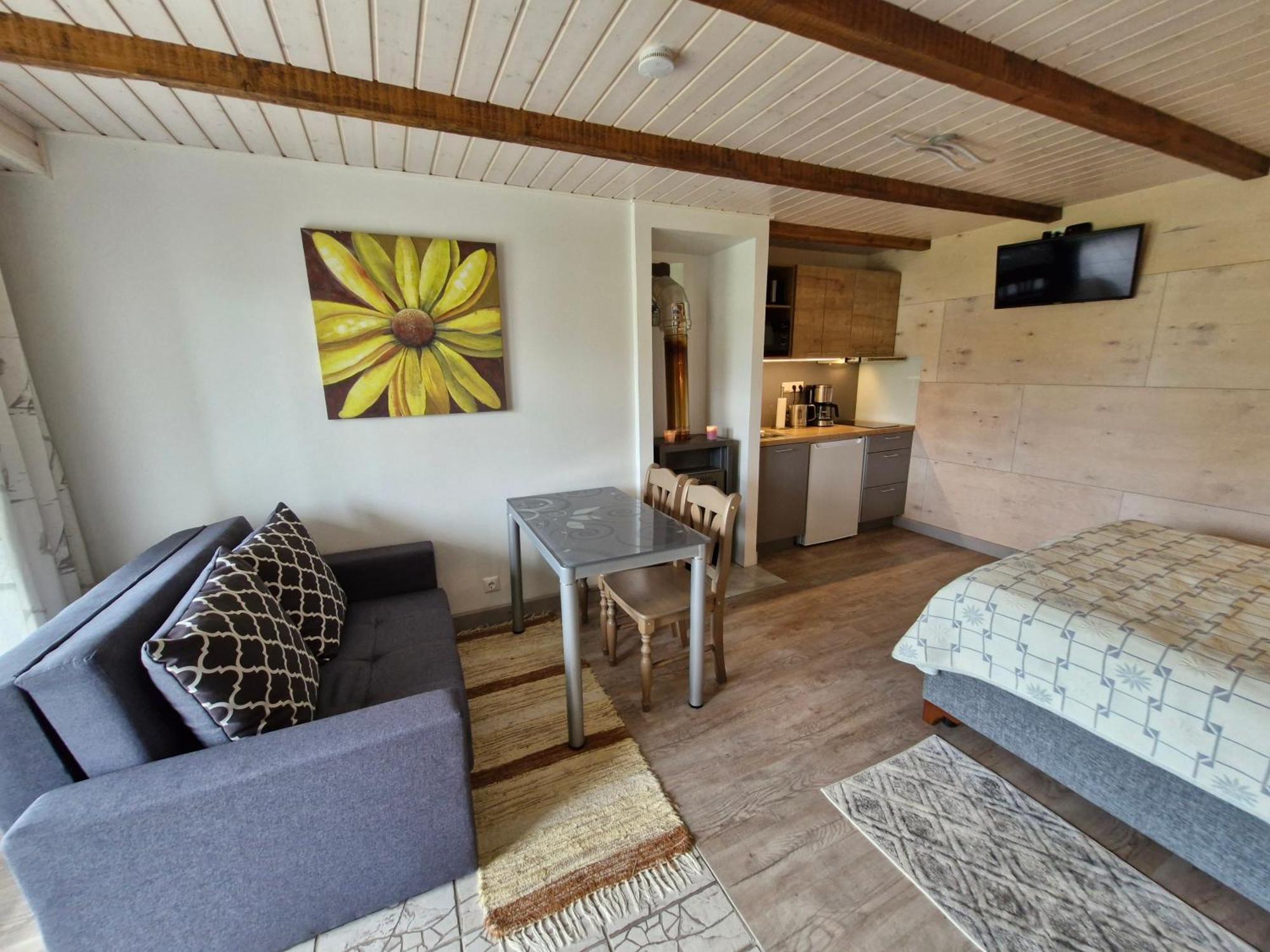 Piibelehe Guest Accommodation Курессааре Экстерьер фото